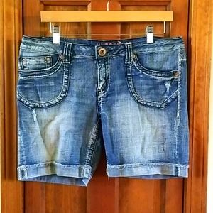 Women's Hydraulic cuffed jean shorts size 13/14